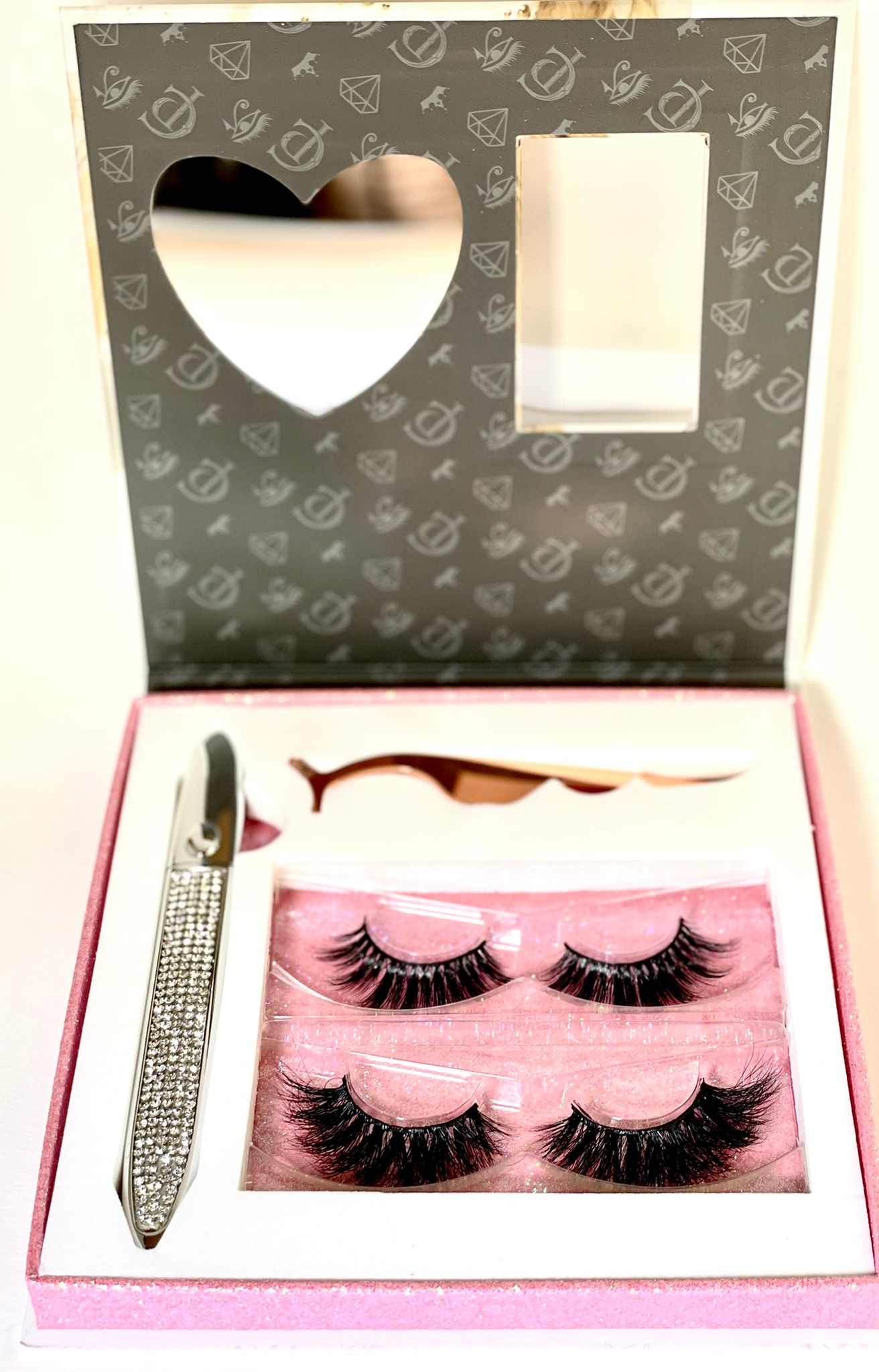 11:11 Beauty Large Eyes Lash Kit – Day to Night 5D False Eyelashes with Black Adhesive Eyeliner & Tweezers