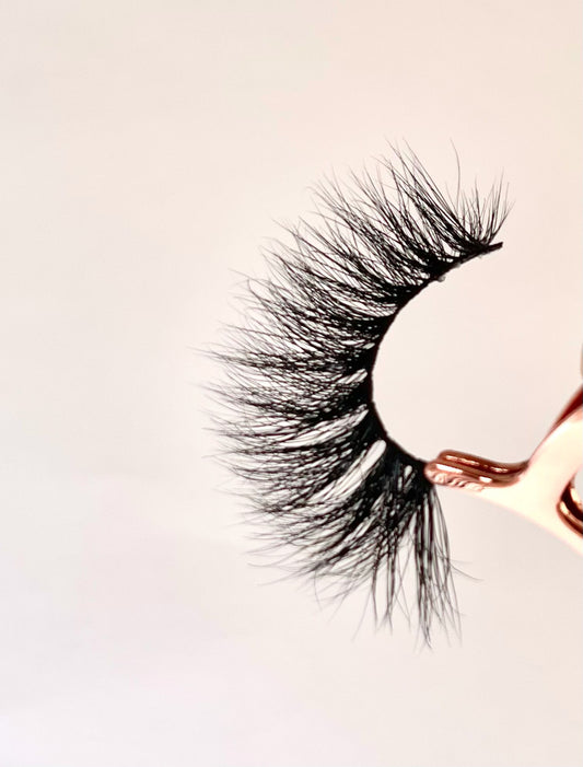 5:55 Lashes (New Model) – 5D Mink, Bold Cat Eye, Maximum Volume for Large Eyes